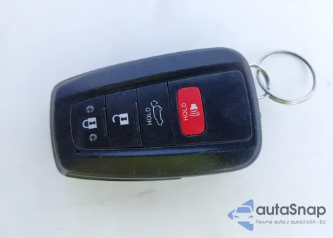 2021 Toyota Highlander Xle z USA, uszkodzony, nr VIN 5TDGZRAH8MS527199